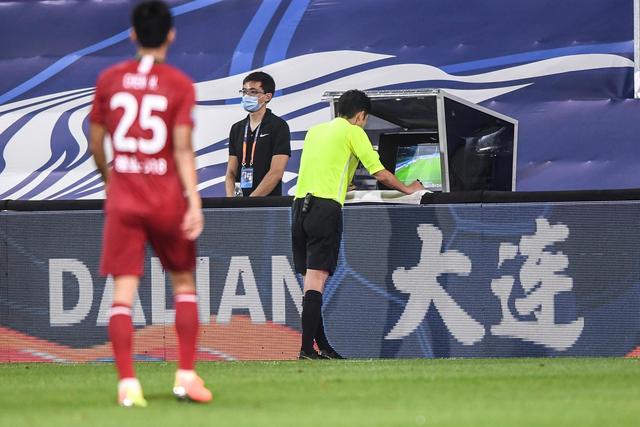 约基奇42+16掘金险胜马刺 骑士送爵士10连败