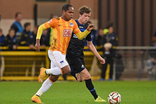 萨林杰22+16吉伦沃特32+8+13 深圳克山东9连胜